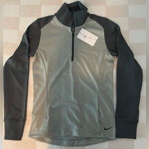Nike Women’s quarter zip golf shirt